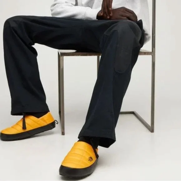 Mens The North Face Thermoball Traction Mule V Slippers Yellow Black - Picture 4 of 5
